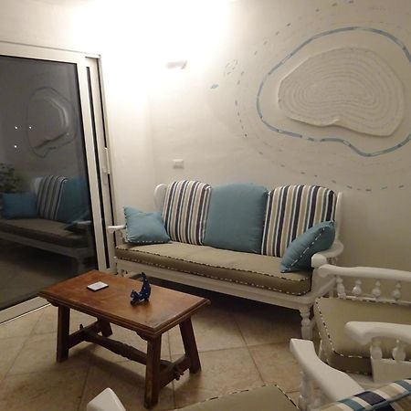 White - San Pantaleo Apartment Екстериор снимка