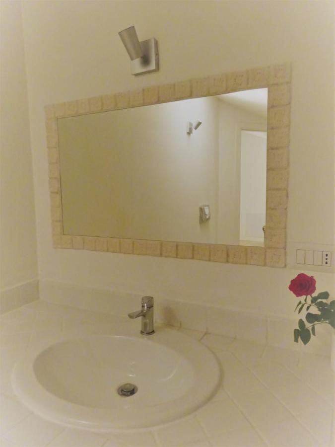 White - San Pantaleo Apartment Екстериор снимка