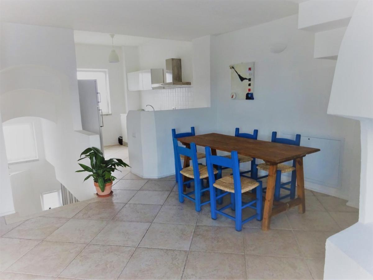 White - San Pantaleo Apartment Екстериор снимка