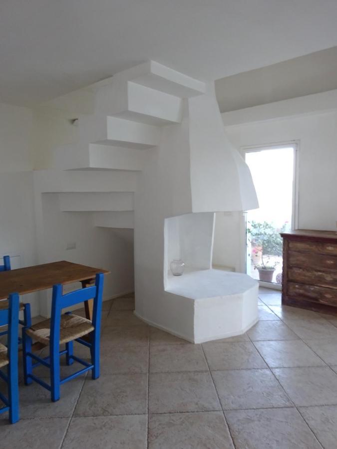 White - San Pantaleo Apartment Екстериор снимка