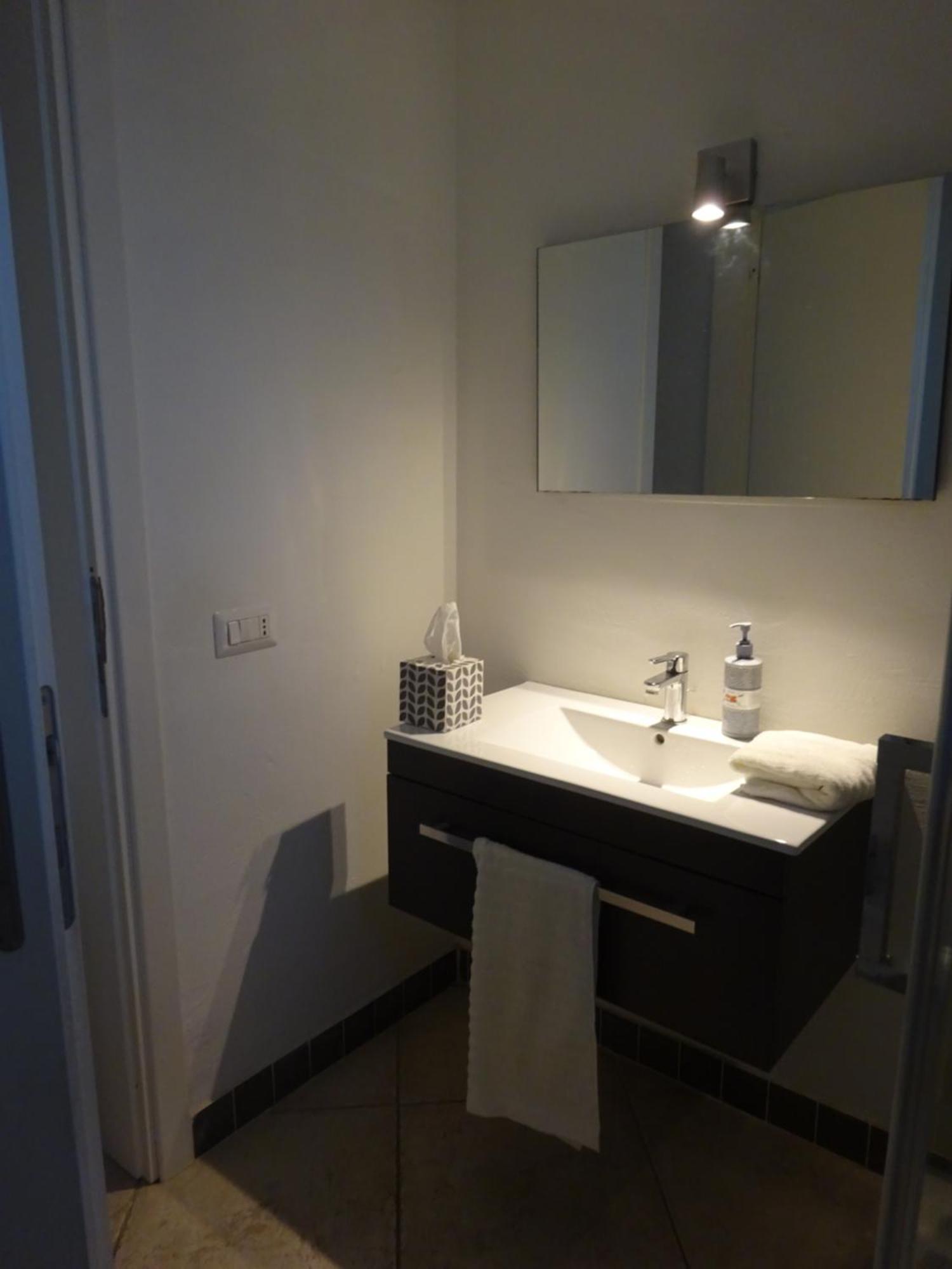 White - San Pantaleo Apartment Екстериор снимка