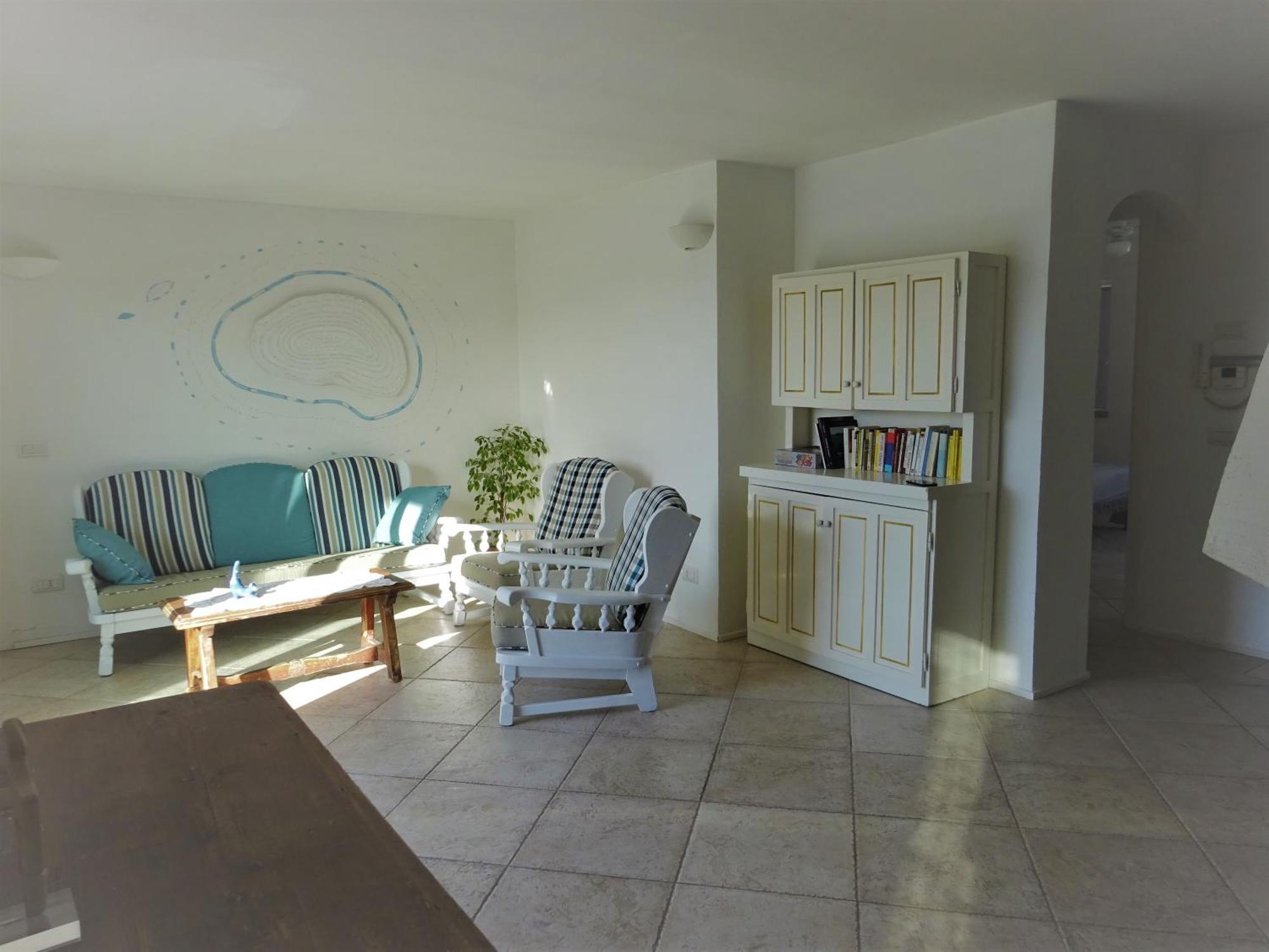White - San Pantaleo Apartment Екстериор снимка