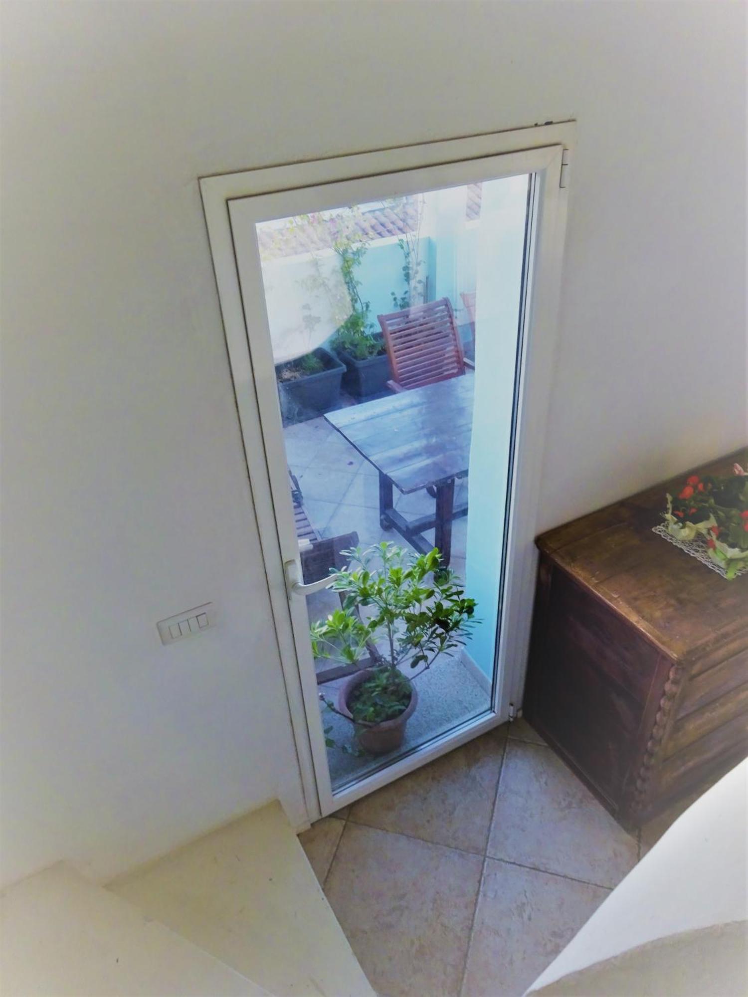 White - San Pantaleo Apartment Екстериор снимка