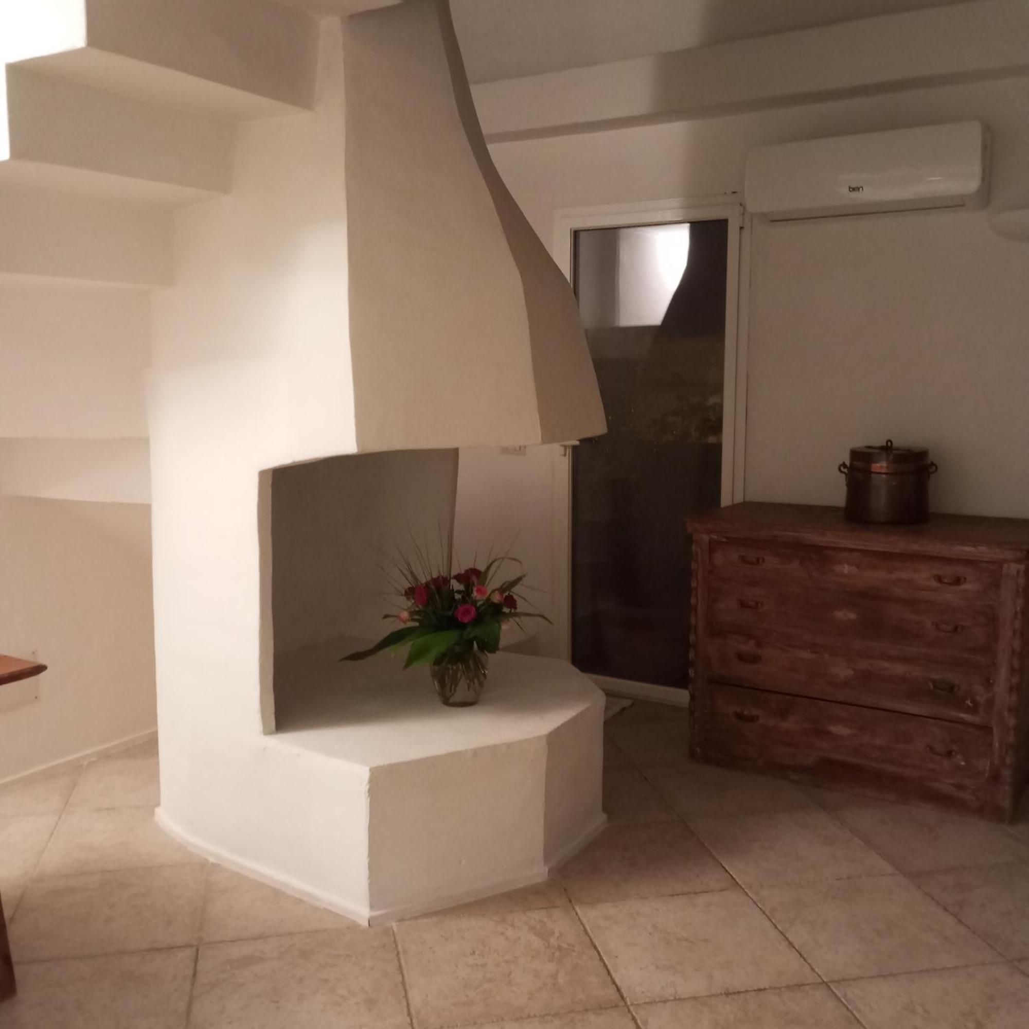 White - San Pantaleo Apartment Екстериор снимка